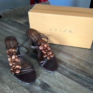 Unisa bronze sandals size 8